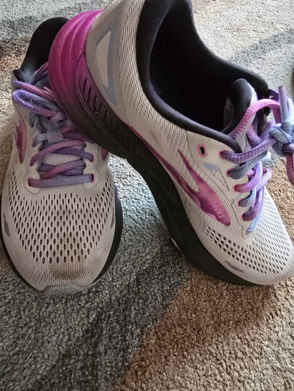 Brooks Women's Running Shoes - Pink & Purple